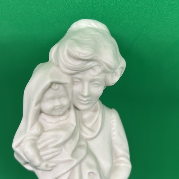 Maryetta Statue A Mother's Love Porcelain Figurine Solid Walnut Base w/Name 10” - Picture 6 of 11